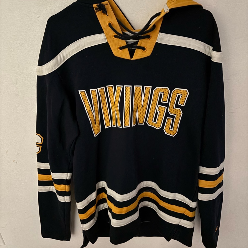 Champion Men's Sweater with Black and Gold Design